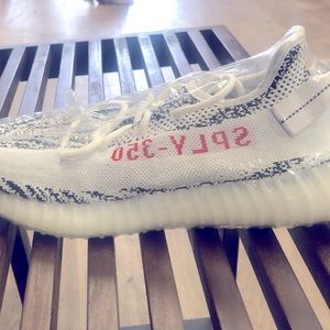 Yeezy 350 zebra